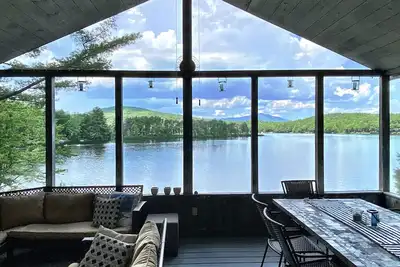 Image de Waterfront Mountains Natation Stations de Ski