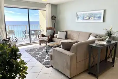 Image de Rêve sur la plage! ! ! Décoré avec goût et complètement rénové! Commodités à gogo!
