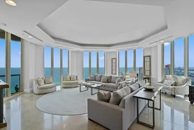 Image de Plan du Penthouse * Chaises de plage gratuites * Grand balcon