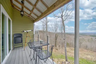 Image de Cabine côté montagne avec intérieur en cèdre et mezzanine sur un site de brasserie / restaurant!