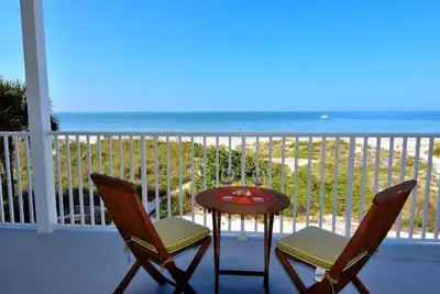 Image de Condo en bord de mer avec vue panoramique sur le Gulf Plus Beach Gear, Grill & Wifi