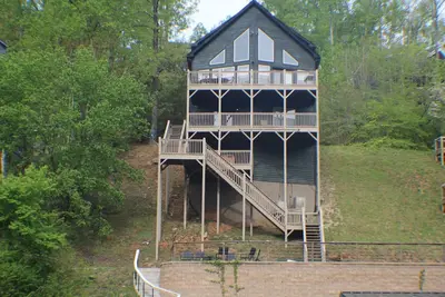 Image de \"Blue Water Lodge\" Jump'n Bridge, billard, jacuzzi, quai, piscine communautaire