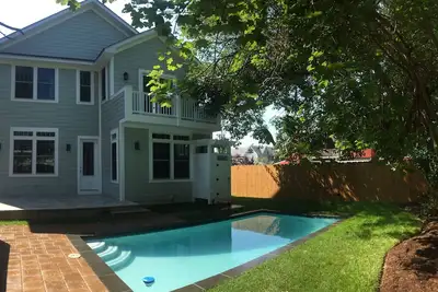 Image de 6 chambres / piscine chauffée