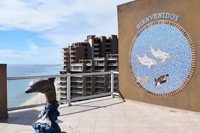Image de 3Br / 3Ba Ocean Front Penthouse, 7000 Sq Ft, des vues spectaculaires