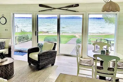 Image de Lakefront- sur le lac Big Platte - Retraite Vintage Moderne Cosy
