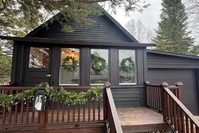 Image de Historic Cottage Storybook Beach Ă Tamarack Waterworks