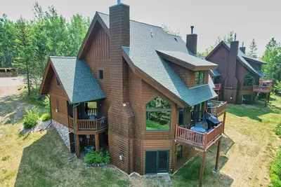Image de \"North Shore Retreat\" Lutsen 5 chambres / 4 salles de bain (14 personnes) * Garantie de prix *