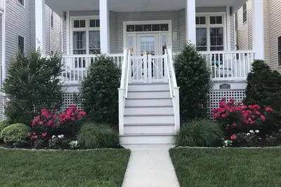 Image de Retraite Asbury 1. 5 pâtés de maisons de la plage! 3220 Asbury Ave 1st Flr 3 br / 2ba