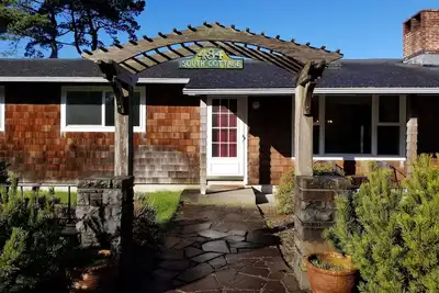 Image de Retraite Gearhart confortable - Pour toute la famille, Super emplacement, Belle cour