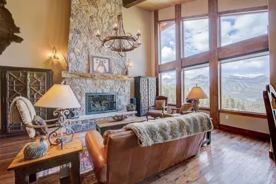 Image de Vues millions de dollars - Firepit sur le bord du canyon. Perfect Summer Home!