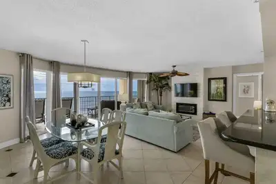 Image de Luxury 2 Bedroom Tower 2 - Immaculée! Comprend Des Chaises De Plage SAISONNIÈRES