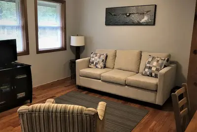 Image de Bright Forest Suite dans le centre d'Ucluelet, en Colombie-Britannique