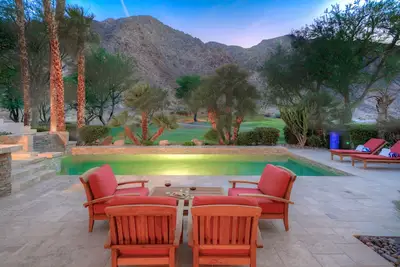 Image de Hip, Mid-Century Modern Golf & Festival Retreat