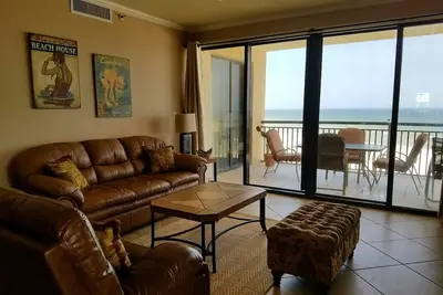 Image de Les semaines d'août sont ouvertes! Belle unité de coin! 2 balcons!