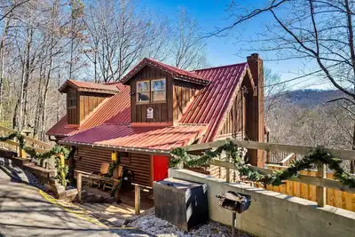 Image de Cabine isolée - Près de la ville - Jacuzzi - Table de billard - Arcade - Superbe vue