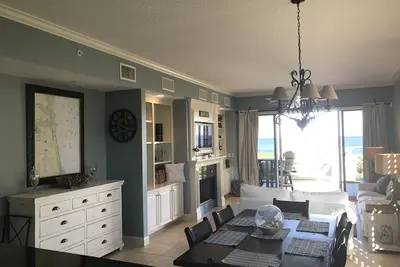 Image de Luxury Oceanfront Next To St Augustine Center - Quiet Vilano Beach, Chiens Bienvenu