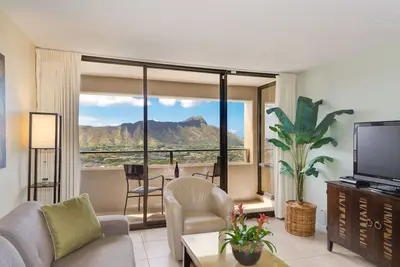 Image de Une vue imprenable sur Diamond Head, la plage de Waikiki et l'océan Pacifique!