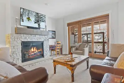 Image de Suite climatisée de haut niveau au cœur de la vieille ville de Park City!