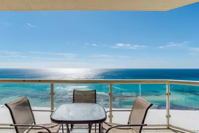 Image de \"Apres Sea\". . . Emerald Isle Premier 14e étage Gulf Front, Meubles de luxe