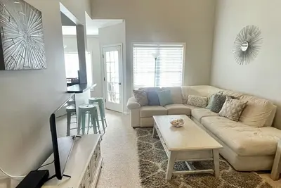 Image de Superbe Condo Rénové Chic à Rehoboth Beach - Réservations Automne 2018 & 2019!