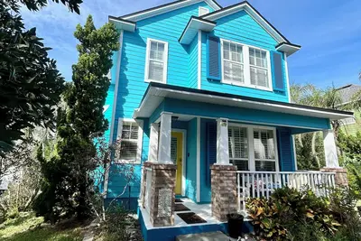 Image de Belle maison Ă 60 pas de la plage! <br>Promotions d'automne et de janvier!