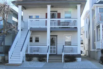 Image de L'emplacement est parfait! Magnifique condo 3 Chambre étapes de la plage et de la promenade