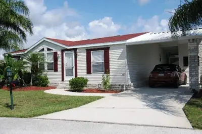 Image de Quiet, Cosy Three Bedroom Palm Key Home