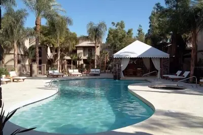 Image de Magnifique condo moderne dans un emplacement privilégié à North Scottsdale