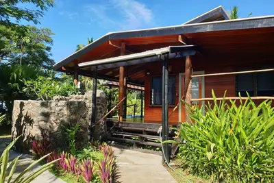 Image de Absolute Beachfront Holiday Cottage avec piscine privée d'eau salée sur la baie de Savusavu