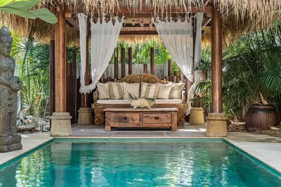 Image de La Cabane - front de mer absolu et piscine très privée