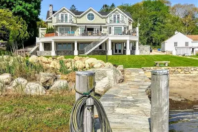 Image de Mystic Bay! ! Nouveau Bord De L'Eau De Luxe; 5 chambres à coucher; 5. 5 salles de bain peut accueillir 15 lits