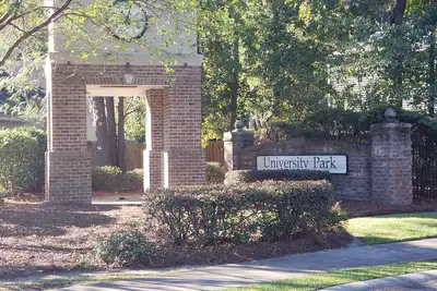 Image de Excellent emplacement au cœur de Charleston, Sc. Bienvenue aux voyageurs!