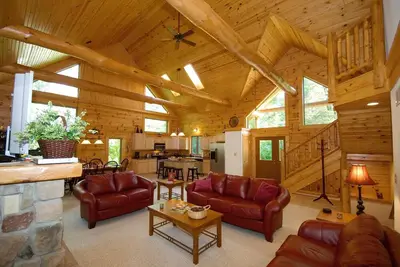Image de Luxuary 4br, 4. 5 Bath Galena Territory Location avec bain Ă remous et table de billard