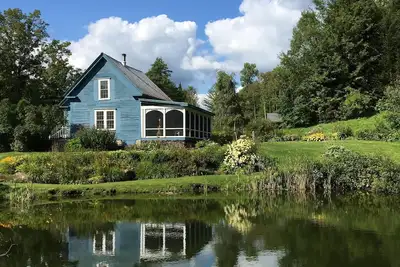 Image de Charmante ferme rustique avec étang de baignade, cascade, jardins et sentiers