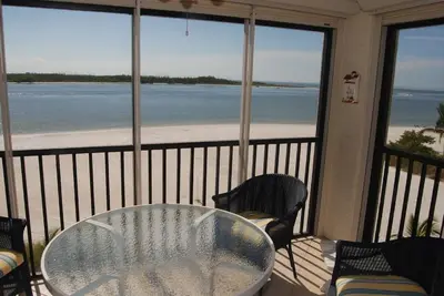 Image de Magnifique condo d'unité de coin en bord de mer sur l'extrémité sud calme - Vues à couper le souffle!