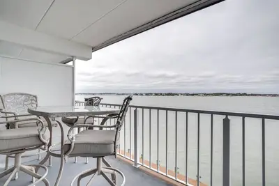 Image de Bayfront Ocean City Condo w / Pool + Walk to Boardwalk