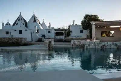 Trullo historique avec piscine