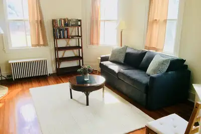 Image de Vie confortable dans une maison décontractée de 100 ans, à 10 minutes à pied du village de Stonington