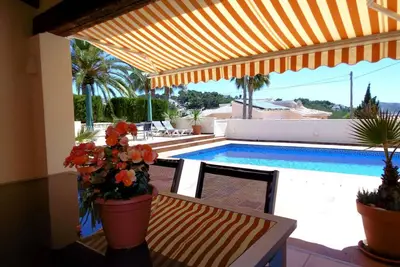 Image de luxe Casa Ronald sur son meilleur en parfait état pointe donnant sur la mer.