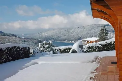 Image de Rénové en 2024, vue sur le lac, près des pistes, 4 *.