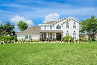 Image de Luxe Sur Le Lac, belle villa récemment rénovée dans les jardins de Formosa