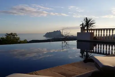 Image de Super Luxe, Vues Incroyables À 180º De La Mer, Piscine Infinite CLIMATISÉE 12 Pax