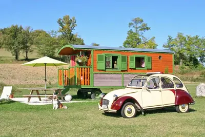 Image de Gîtes Grand Pré! Roulotte de Roquecor pour 2 personnes