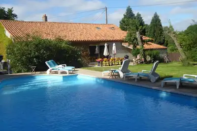 Ancienne Ferme Avec Piscine Privée Et Court De Tennis-Tarif SPÉCIAL Disponible