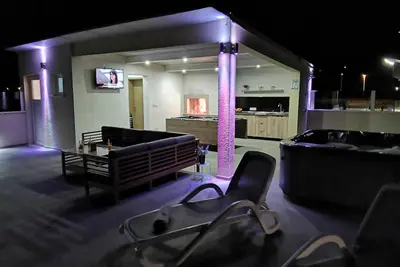 Image de Ensoleillé, appartement calme avec terrasse sur le toit