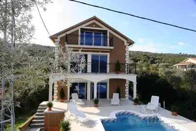 Image de Villa exclusive exceptionnelle avec piscine privée et vue imprenable sur la mer