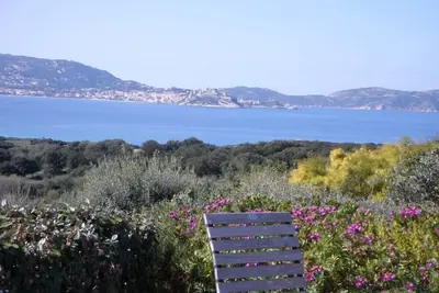Image de Belle villa avec piscine vue mer et montagne