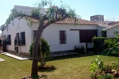 Image de Joli bungalow en bord de mer. Hébergement touristique Vt-450644-A