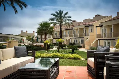 Image de Casa Vinho, maison de ville luxueuse de 4 chambres Ă coucher, Palmyra, Vila Sol