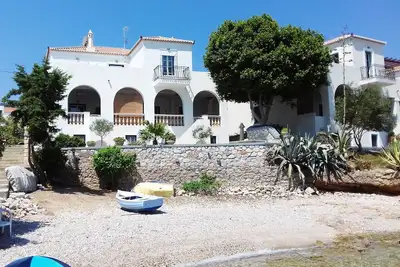 Image de Beachfront Spetses spectacular fully equipped traditional Villa families\/groups